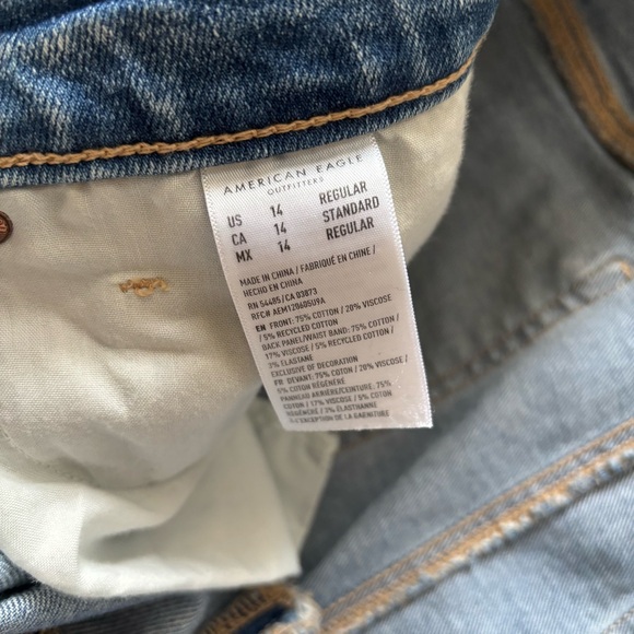 American Eagle Mom Jean - Picture 3 of 4
